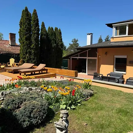 Villa Boyana & Relax With Hot Jacuzzi And Sauna By Bookvillabg