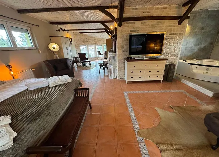 Villa Boyana & Relax With Hot Jacuzzi And Sauna By Bookvillabg Sofia