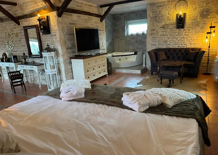 Villa Boyana & Relax With Hot Jacuzzi And Sauna By Bookvillabg Sofia