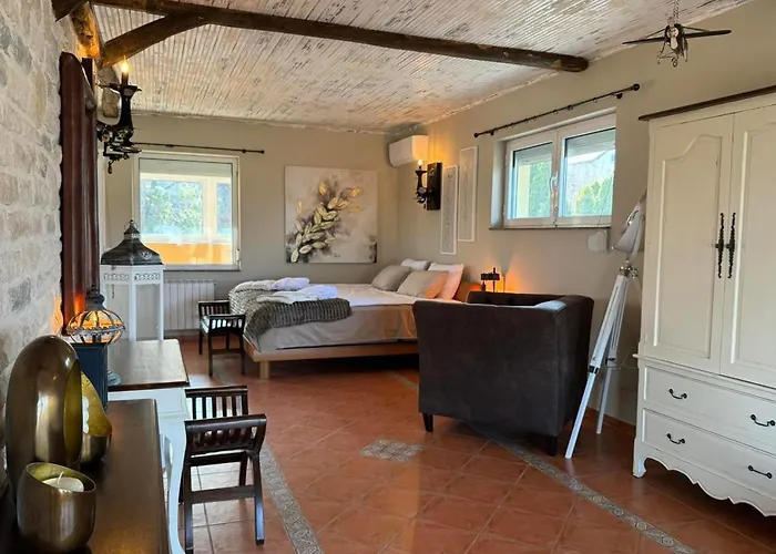 Boyana & Relax With Hot Jacuzzi And Sauna By Bookvillabg *